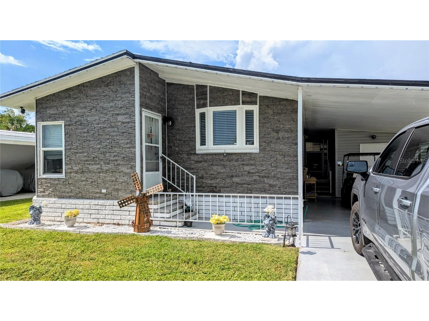 105 48th Avenue W Bradenton FL 34207 A4661556 image1