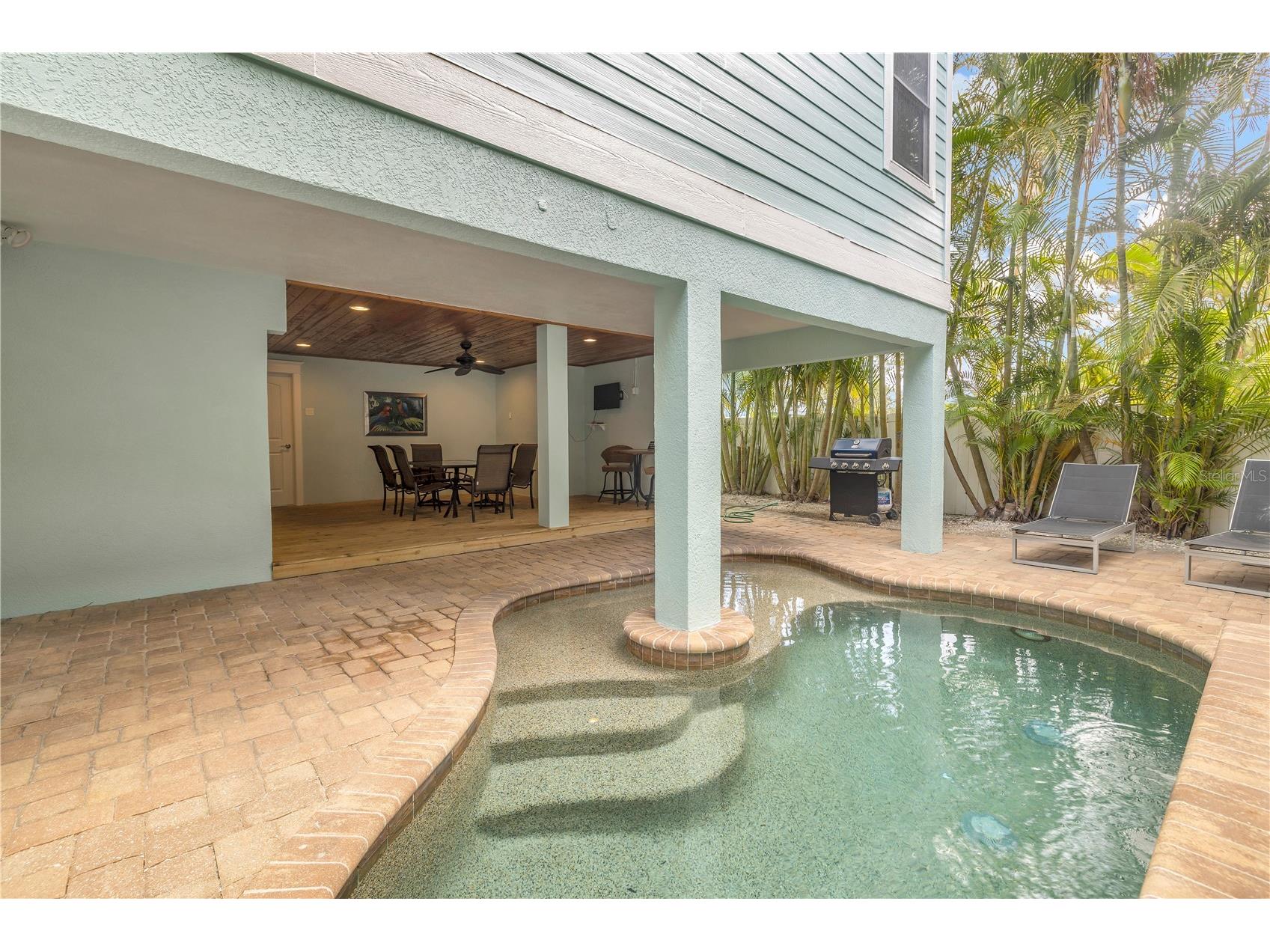 105 4th Street S Bradenton Beach FL 34217 A4693173 image37