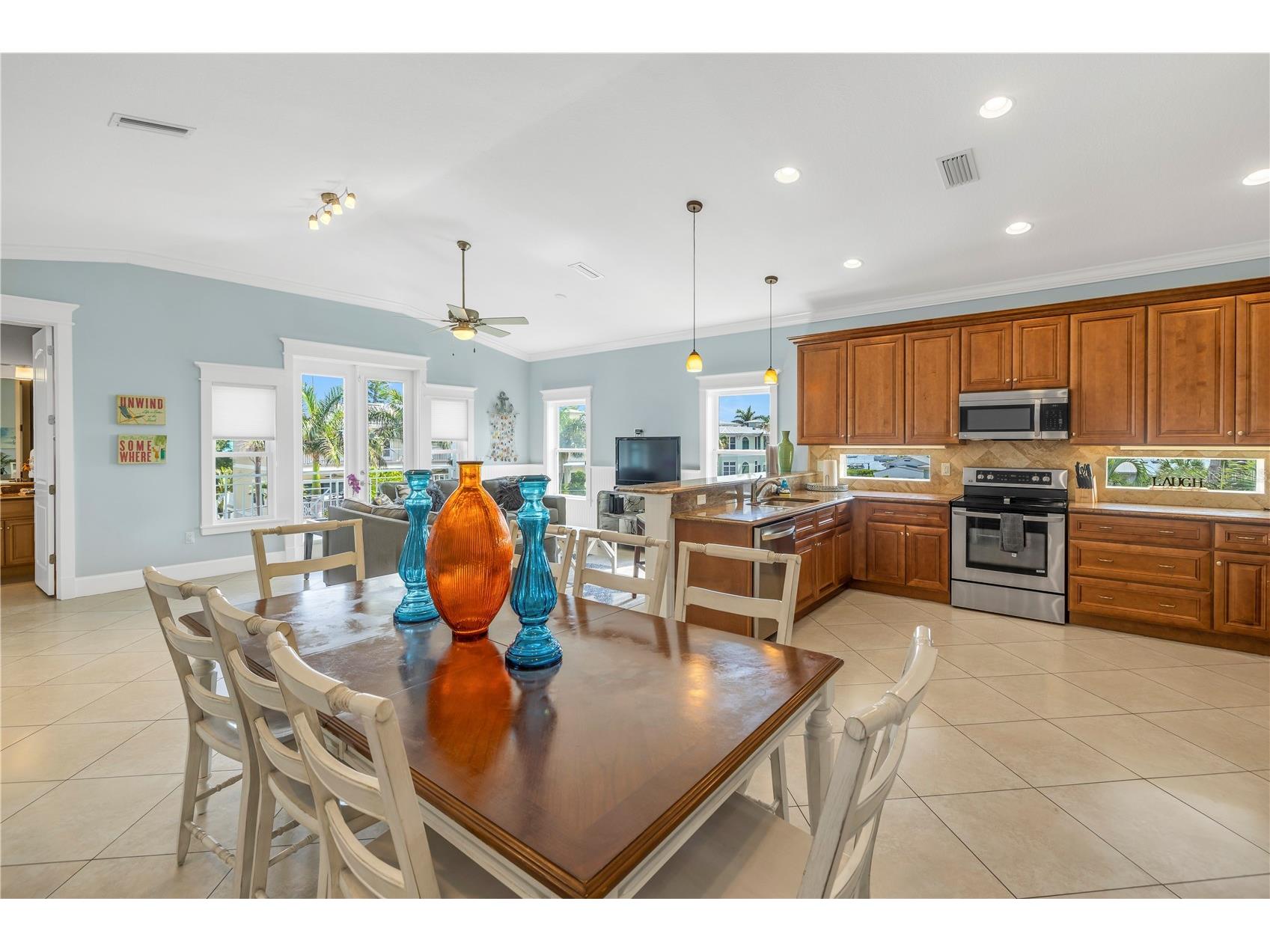 105 4th Street S Bradenton Beach FL 34217 A4693173 image5