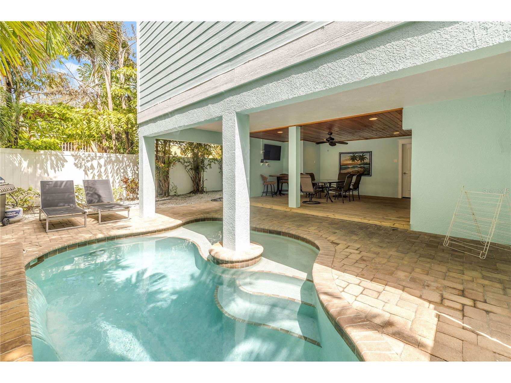 105 4th Street S Bradenton Beach FL 34217 A4693173 image70