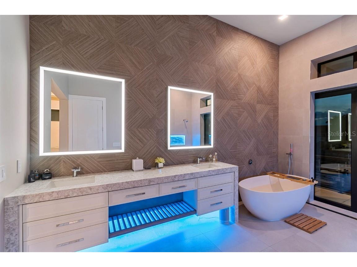 105 9th Street E Tierra Verde FL 33715 - TAMPA BAY TB8399186 image41