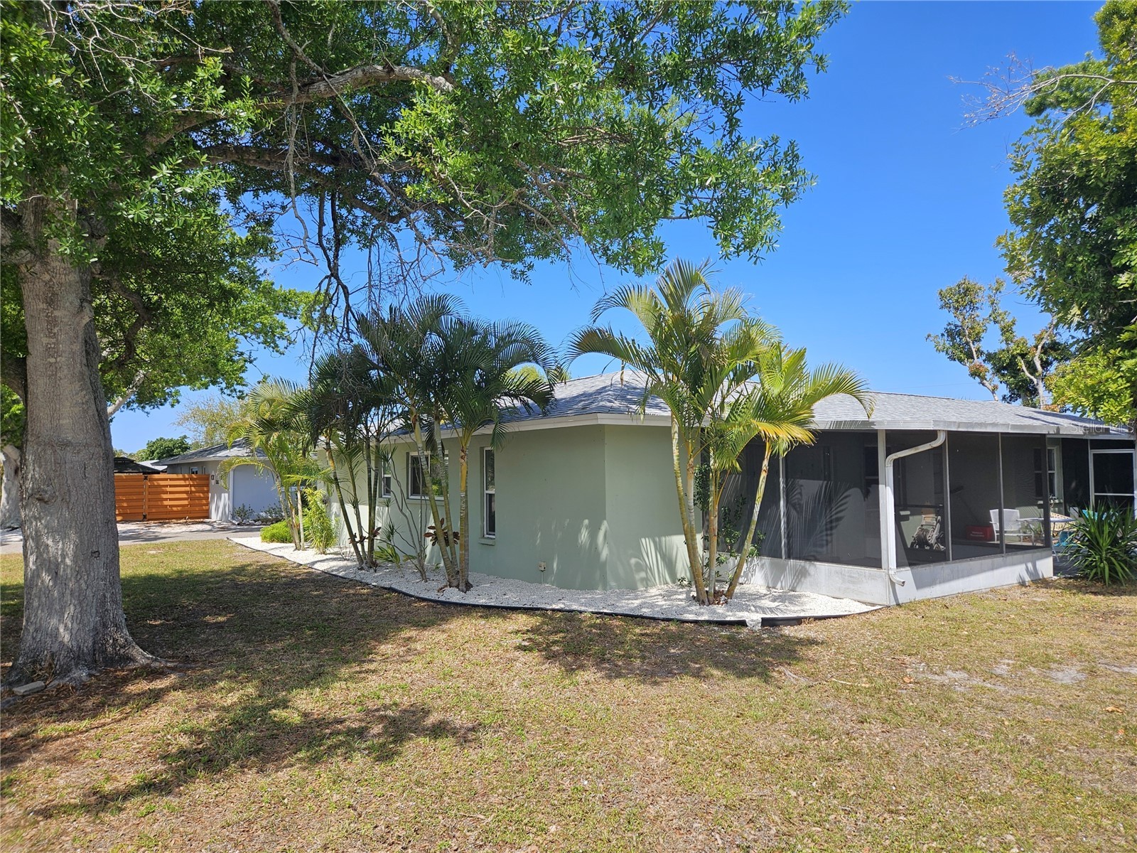 105 Base Avenue E Venice FL 34285 N6143603 image2