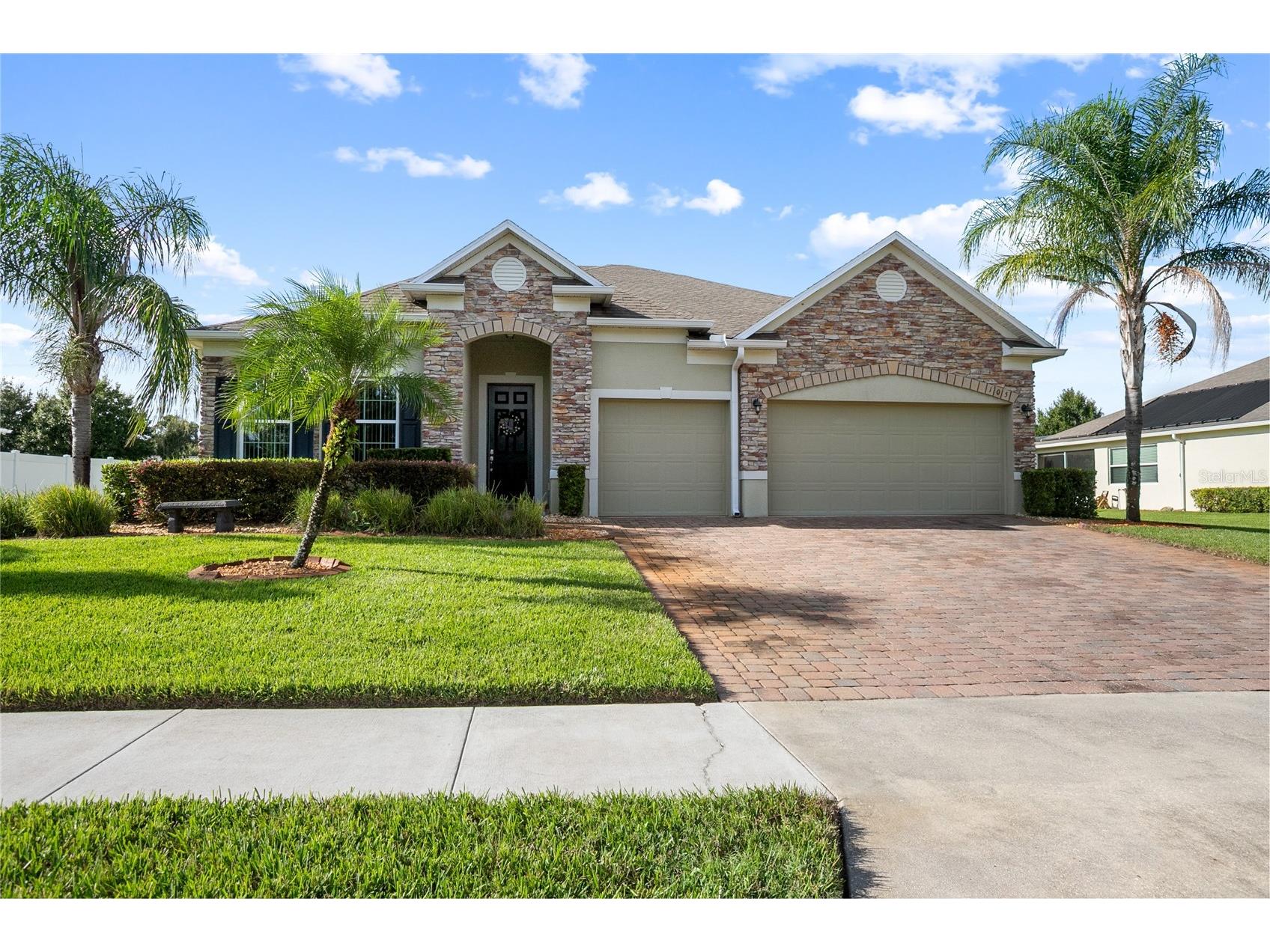 105 Blanco Drive Deland FL 32724 V4945278 image1