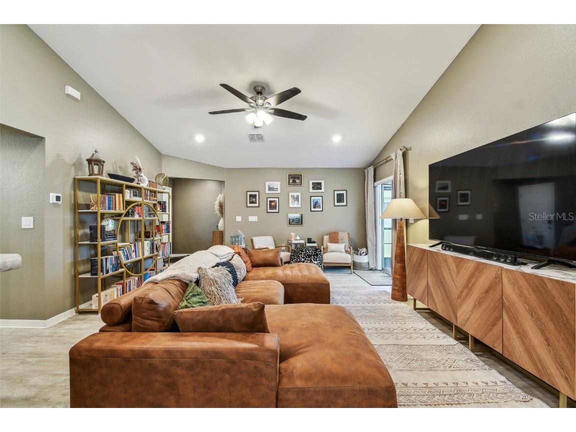 105 Blue Alice Spring Court Ruskin FL 33570 TB8377576 image12