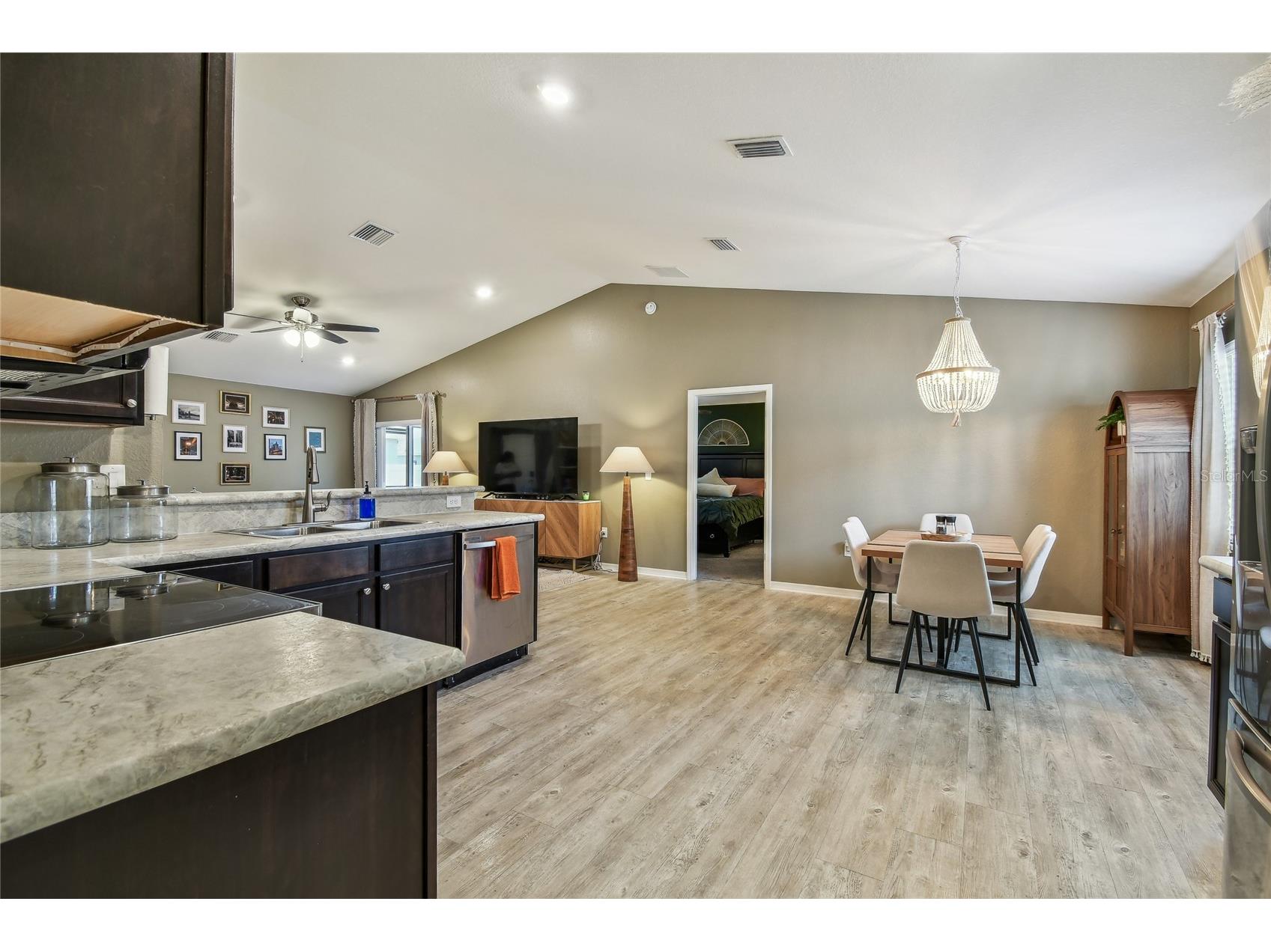 105 Blue Alice Spring Court Ruskin FL 33570 TB8498730 image20