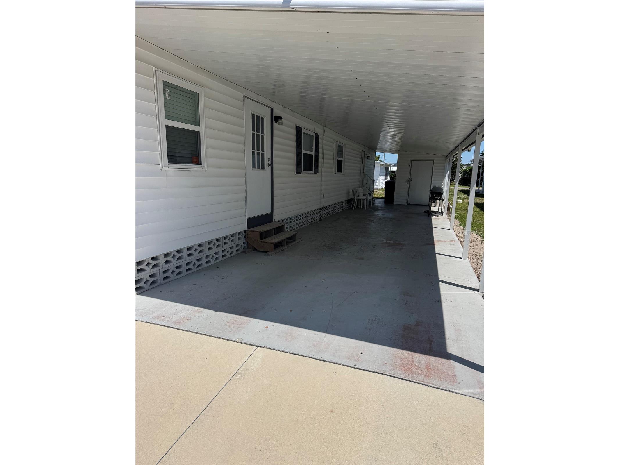 105 Del Rio Drive Palmetto FL 34221 A4692645 image2