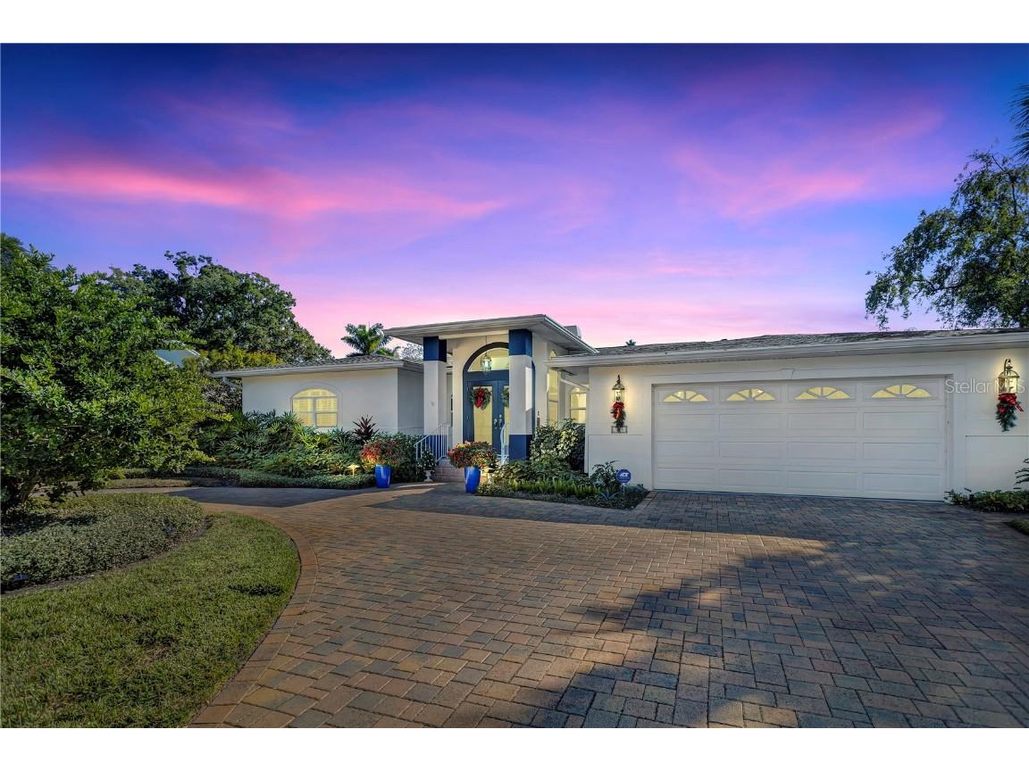 105 Estado Way NE Saint Petersburg FL 33704 U8199832 image1