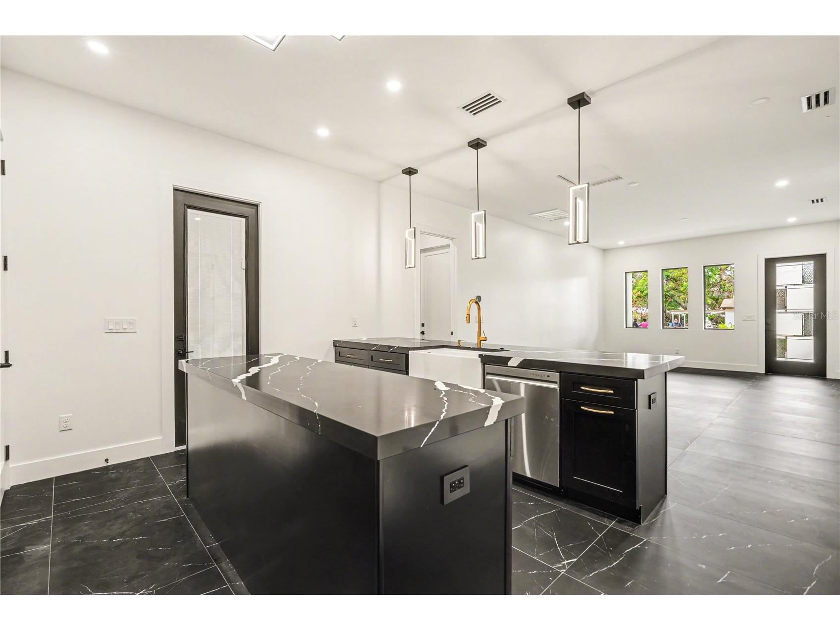 105 Garland Avenue Seffner FL 33584 TB8500178 image19