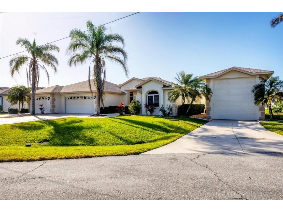 105 Garland Way Rotonda West FL 33947 D6141148 image1