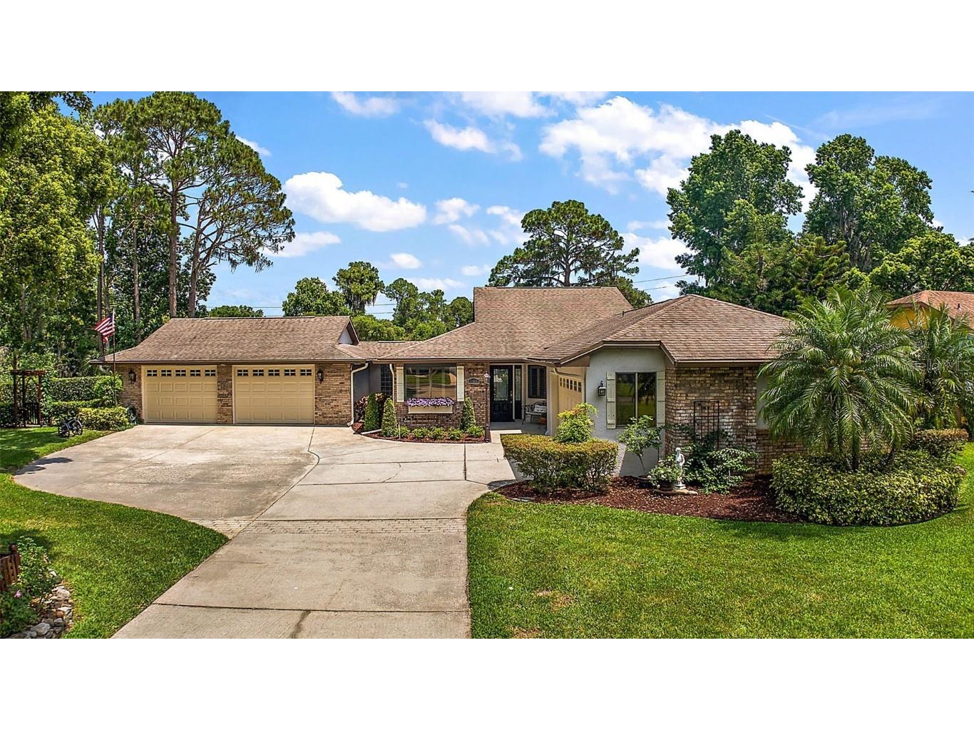 105 Greentree Lane Yalaha FL 34797 - LAKE HARRIS G5081937 image1
