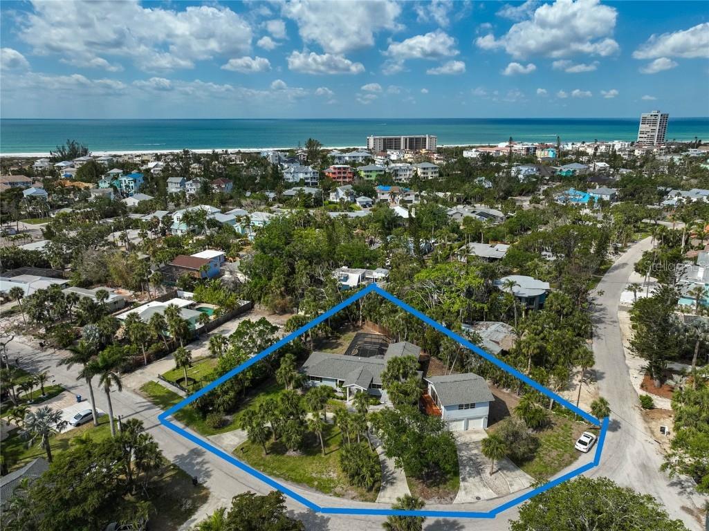 105 Island Circle Sarasota FL 34242 A4647817 image2