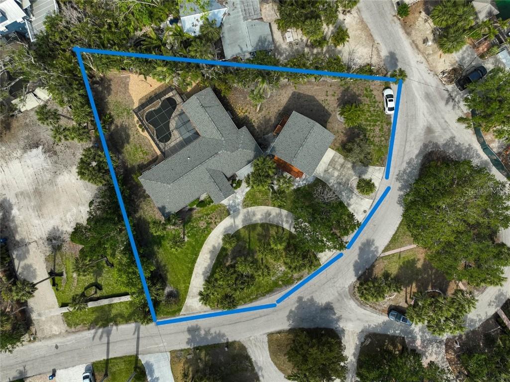 105 Island Circle Sarasota FL 34242 A4647817 image3