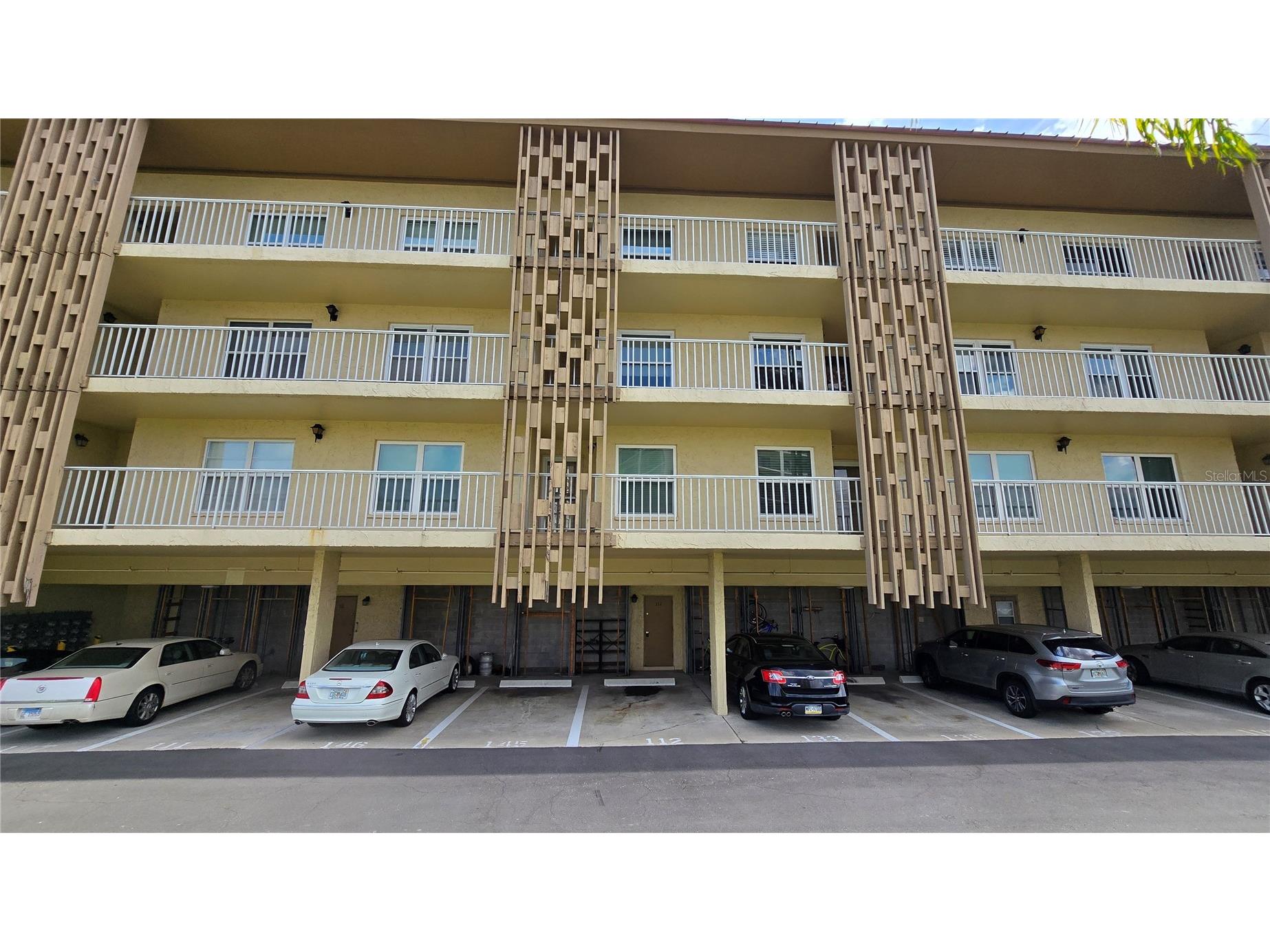 105 Island Way #112 Clearwater Beach FL 33767 TB8520598 image2