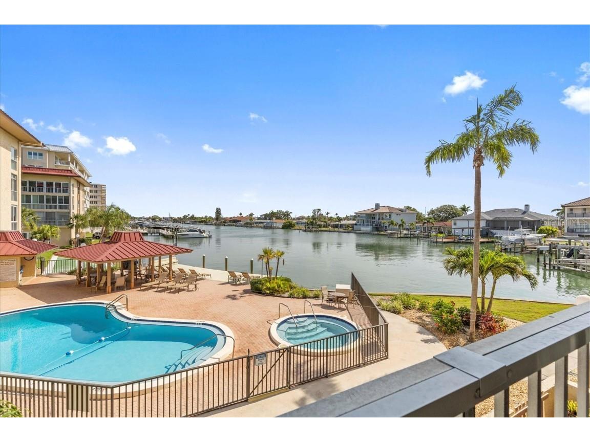 105 Island Way #126 Clearwater Beach FL 33767 TB8393150 image1