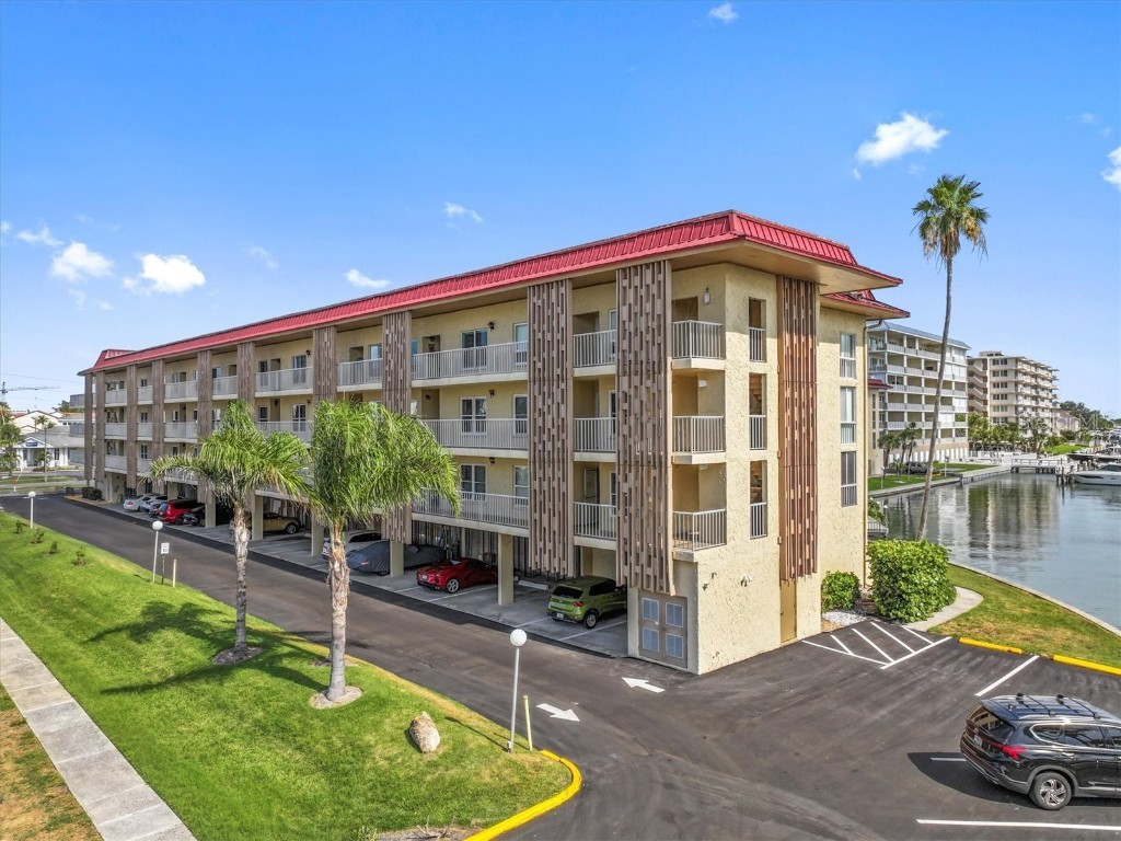 105 Island Way #126 Clearwater Beach FL 33767 TB8393150 image2