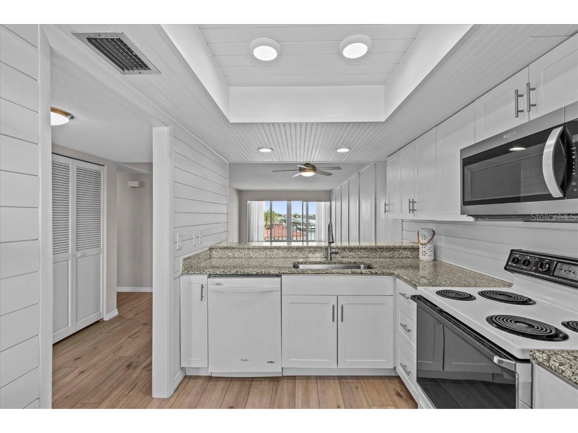 105 Island Way #126 Clearwater Beach FL 33767 TB8393150 image9