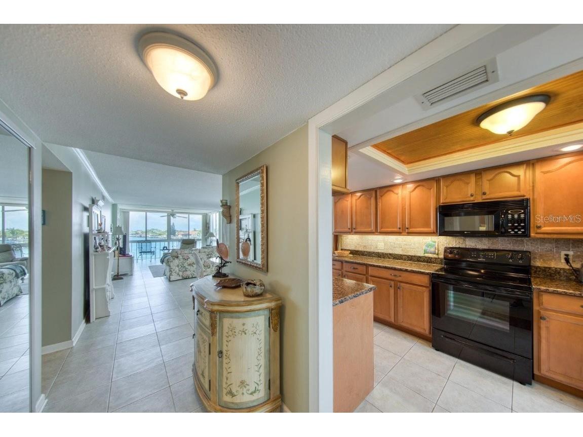 105 Island Way #138 Clearwater Beach FL 33767 TB8400694 image12
