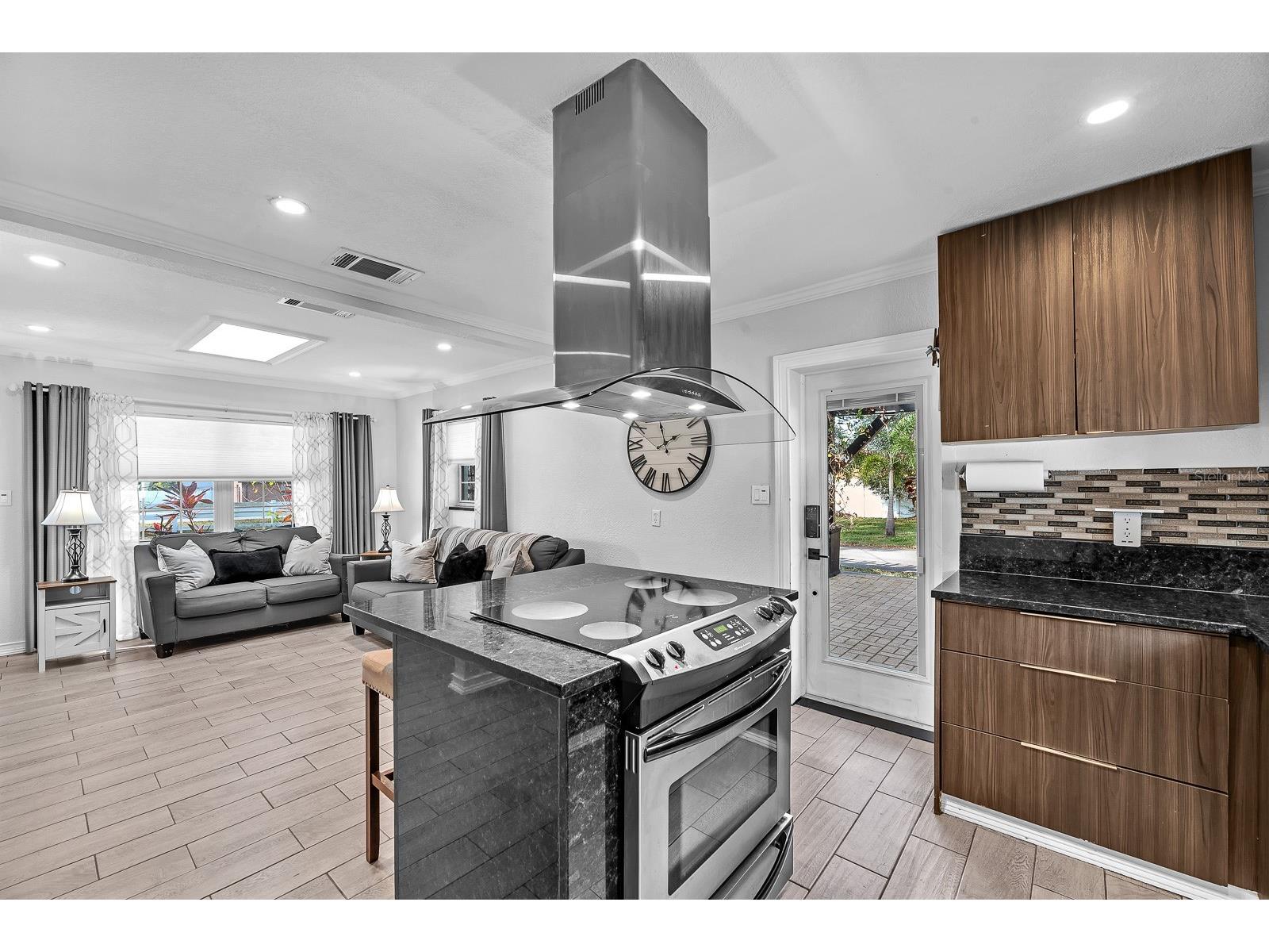 105 S Saint Cloud Avenue Valrico FL 33594 TB8456781 image13