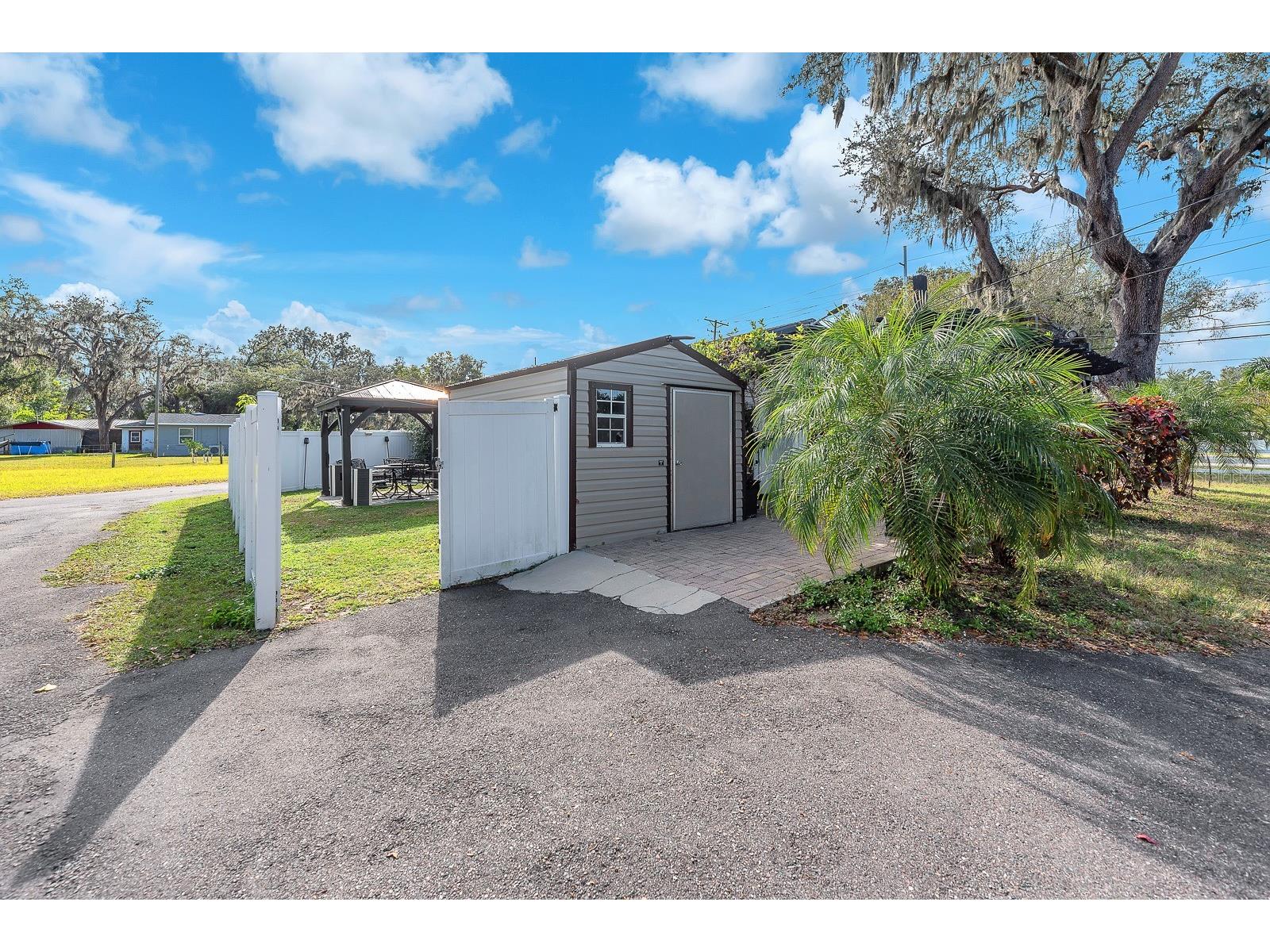 105 S Saint Cloud Avenue Valrico FL 33594 TB8456781 image21