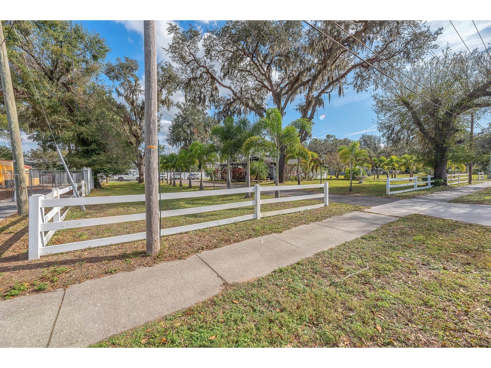 105 S Saint Cloud Avenue Valrico FL 33594 TB8456781 image27