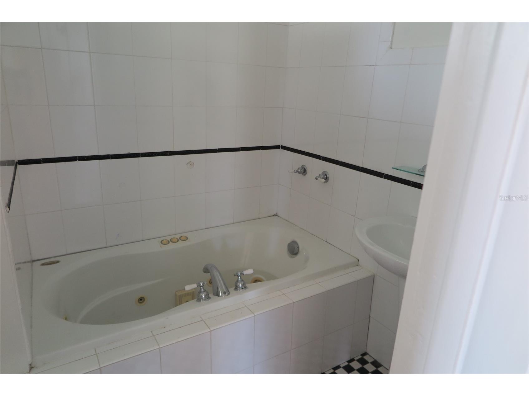 105 SE 1st Avenue Lake Butler FL 32054 GC537508 image17