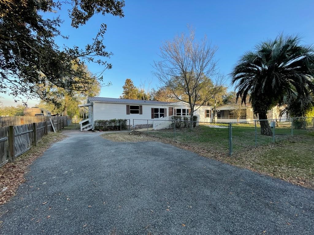 105 Second Street Lady Lake FL 32159 O6090927 image1