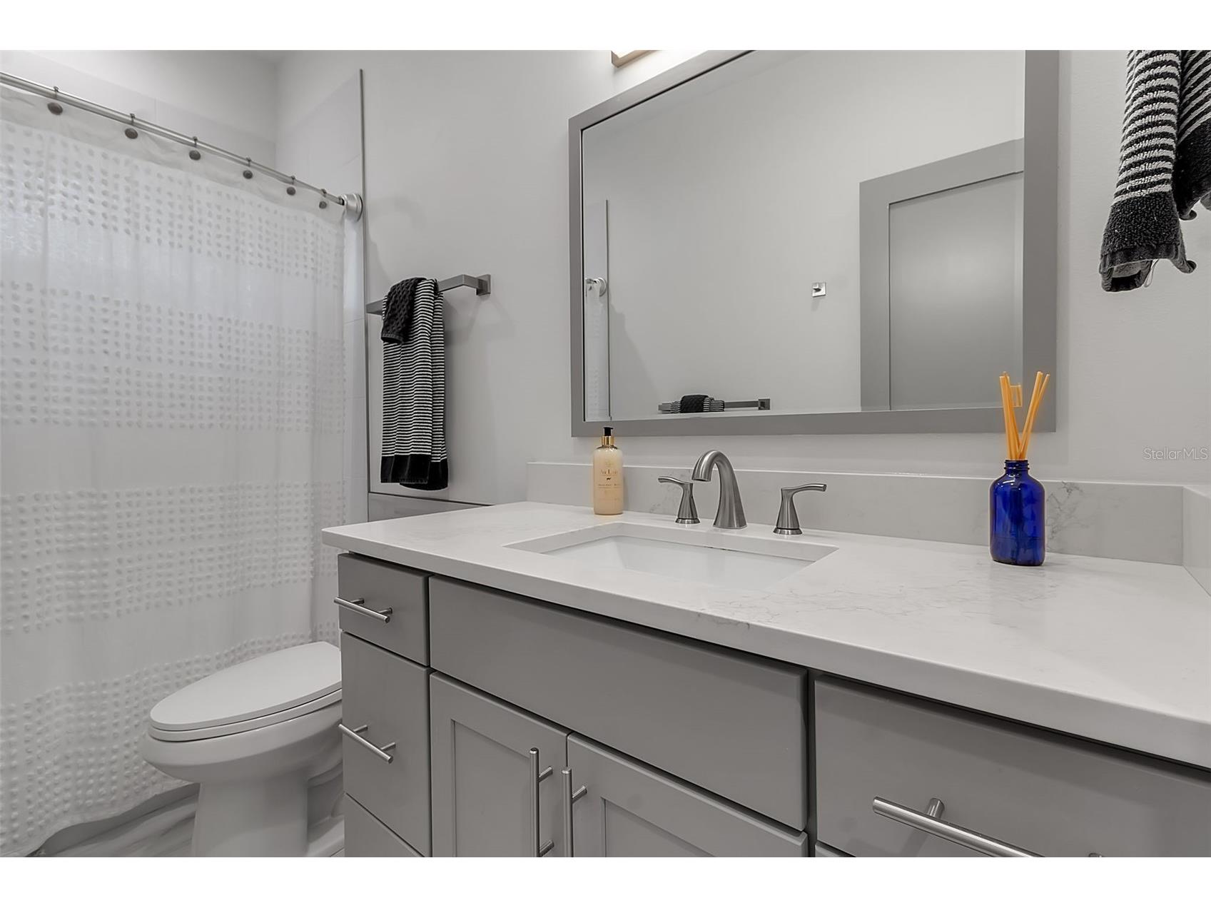 105 Shore Road Nokomis FL 34275 A4685947 image74
