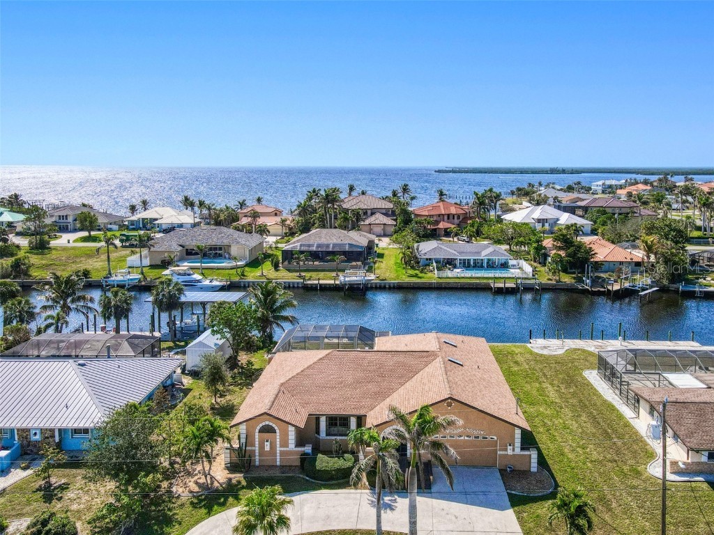 105 Sinclair Street SE Port Charlotte FL 33952 C7505237 image1