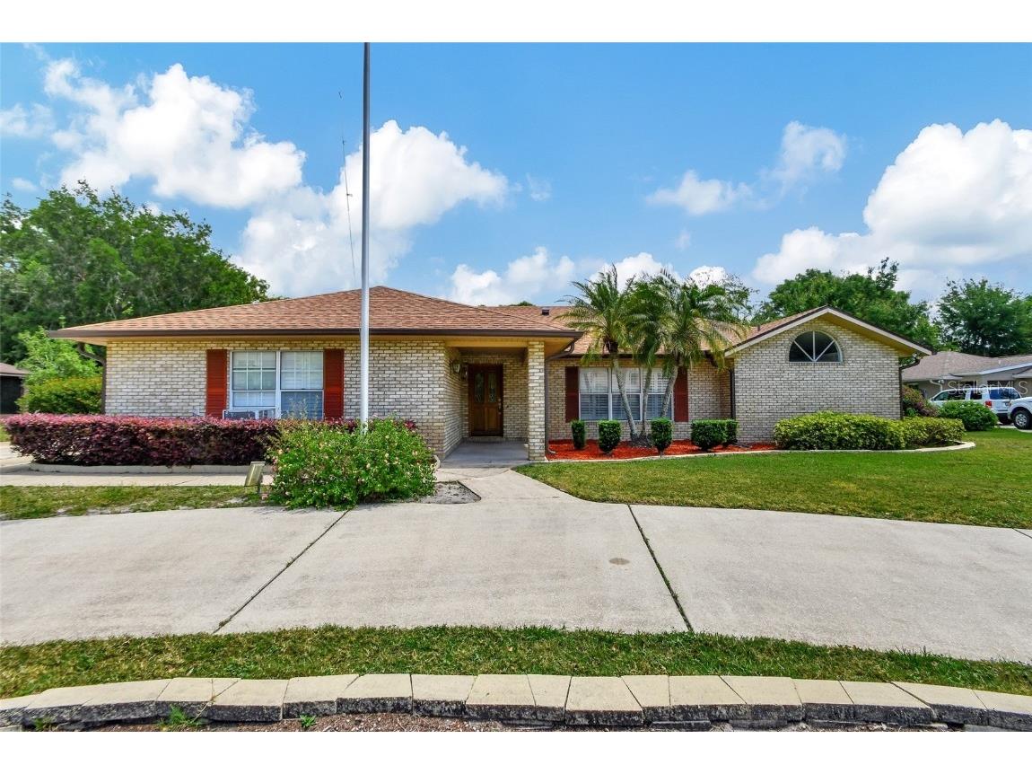 105 Spring Lake Debary FL 32713 V4935368 image1