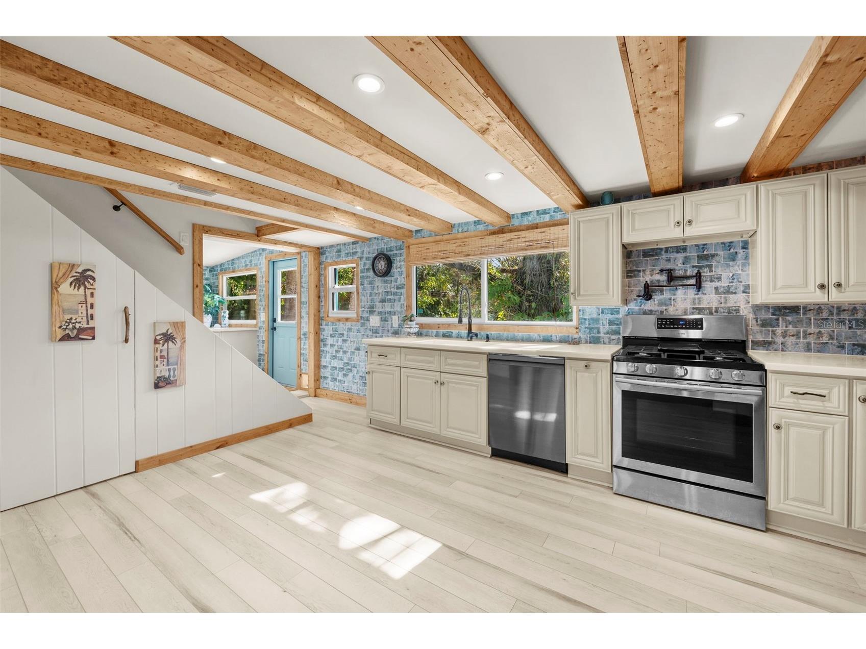 105 Tucker Avenue Sarasota FL 34232 A4680183 image35