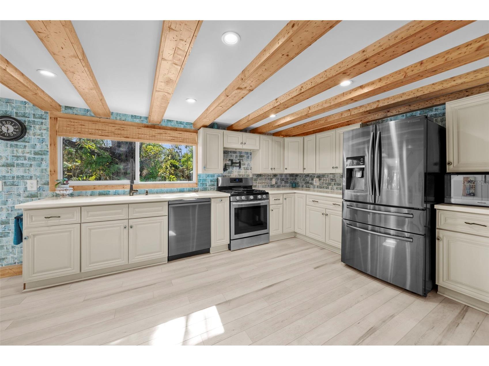 105 Tucker Avenue Sarasota FL 34232 A4680183 image36