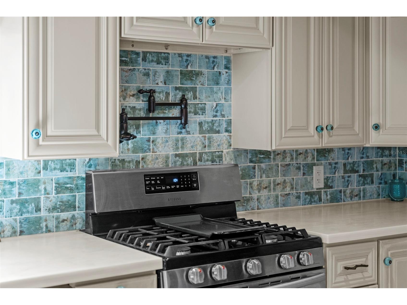 105 Tucker Avenue Sarasota FL 34232 A4680183 image37