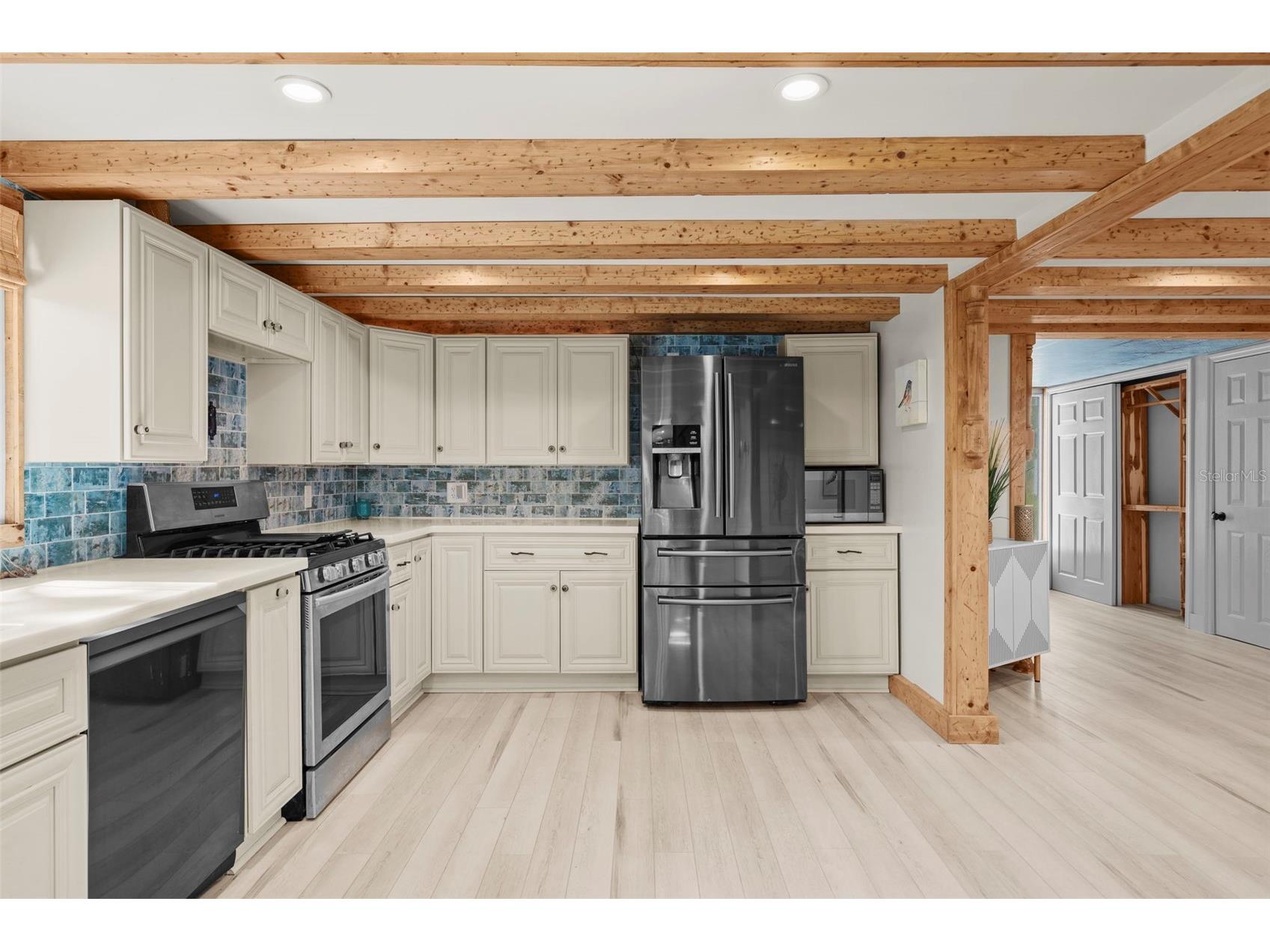 105 Tucker Avenue Sarasota FL 34232 A4680183 image38