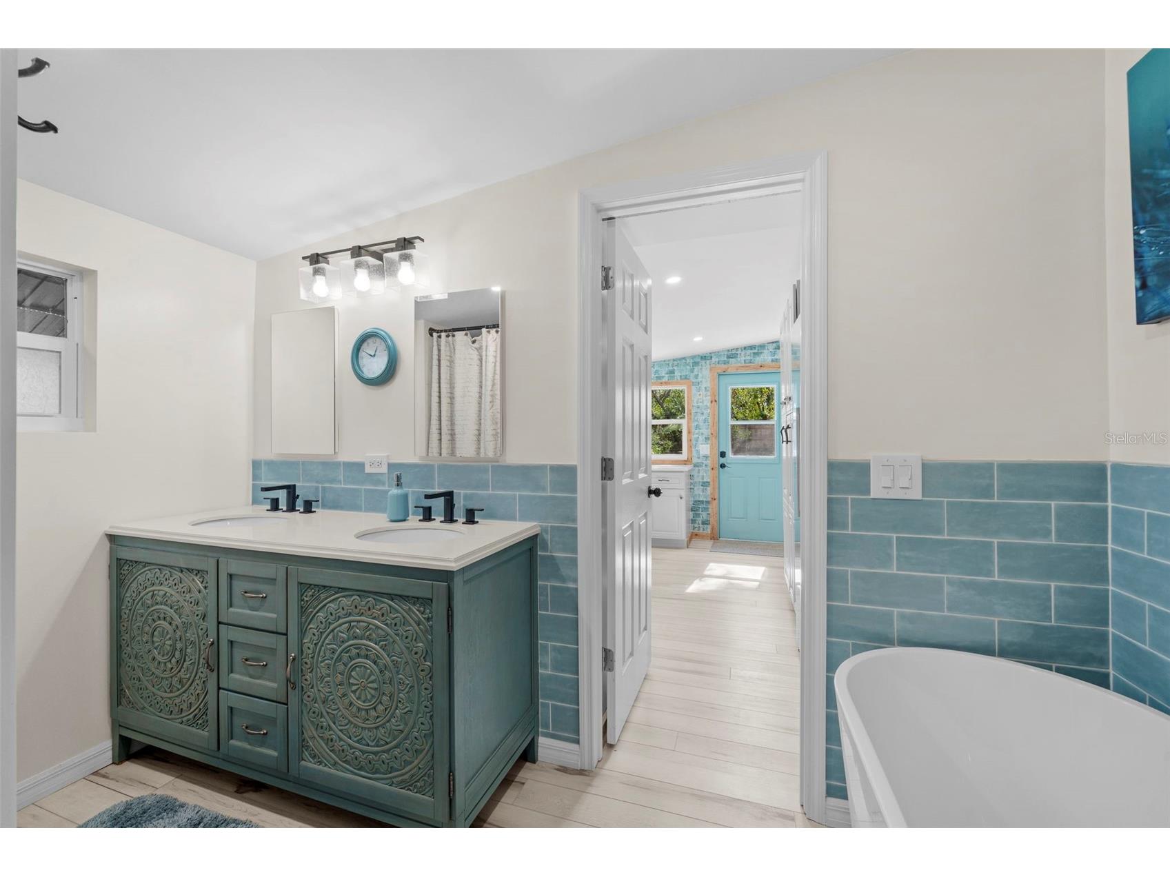 105 Tucker Avenue Sarasota FL 34232 A4680183 image48