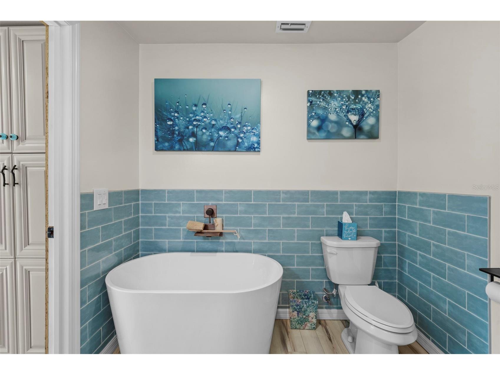 105 Tucker Avenue Sarasota FL 34232 A4680183 image49