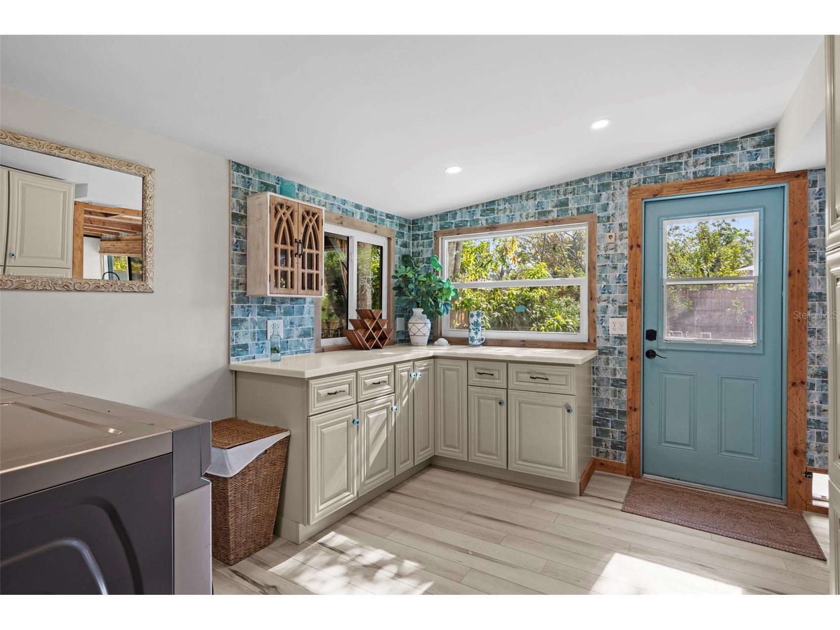 105 Tucker Avenue Sarasota FL 34232 A4680183 image52