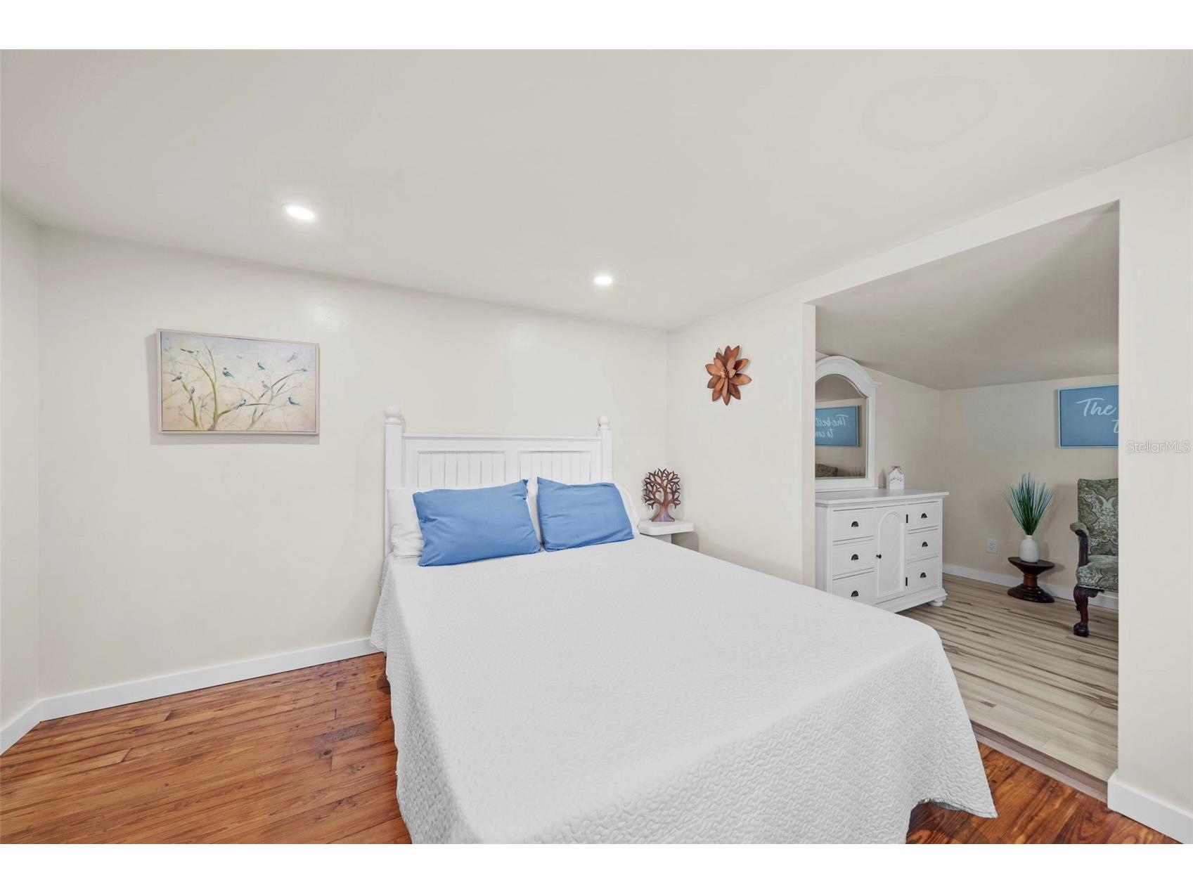 105 Tucker Avenue Sarasota FL 34232 A4680183 image65