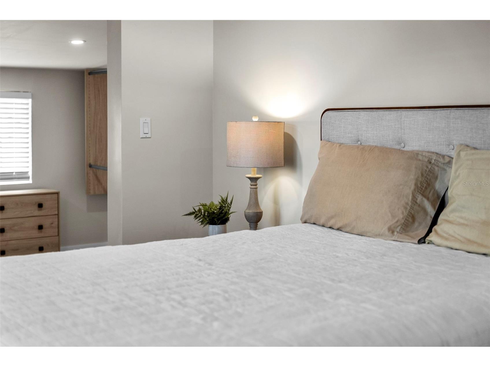 105 Tucker Avenue Sarasota FL 34232 A4680183 image70