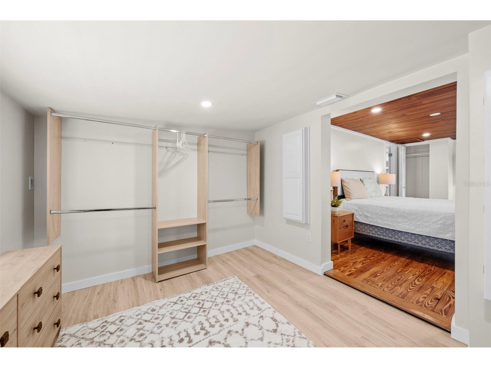 105 Tucker Avenue Sarasota FL 34232 A4680183 image73