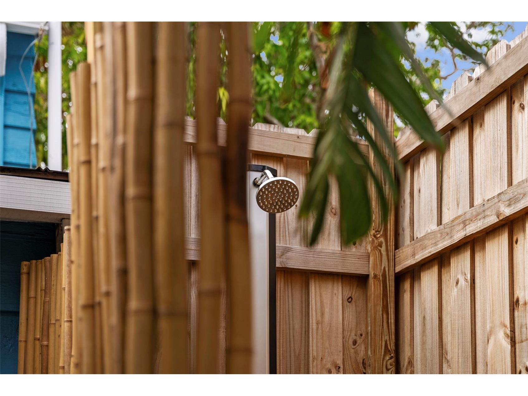 105 Tucker Avenue Sarasota FL 34232 A4680183 image79