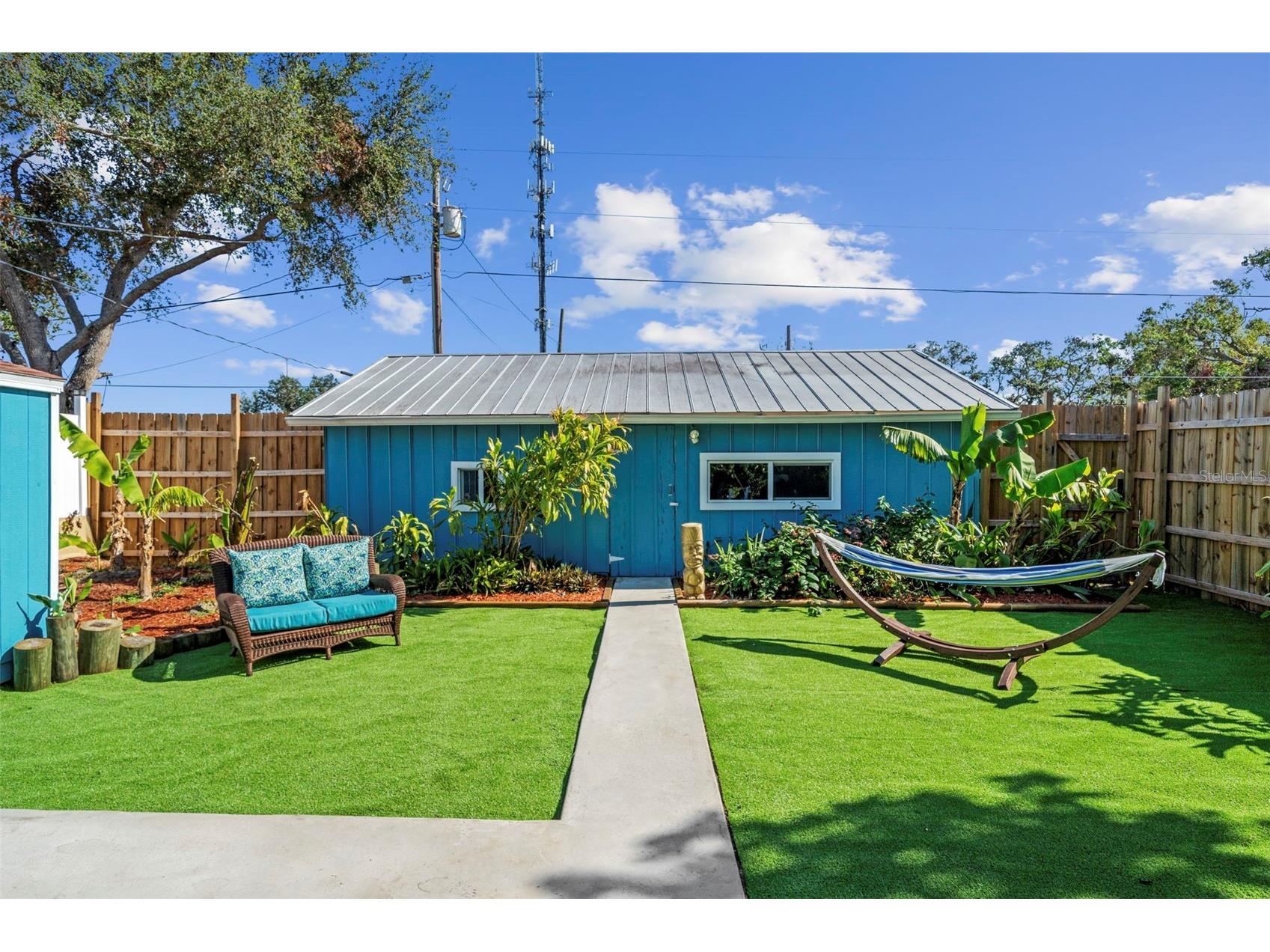 105 Tucker Avenue Sarasota FL 34232 A4680183 image96