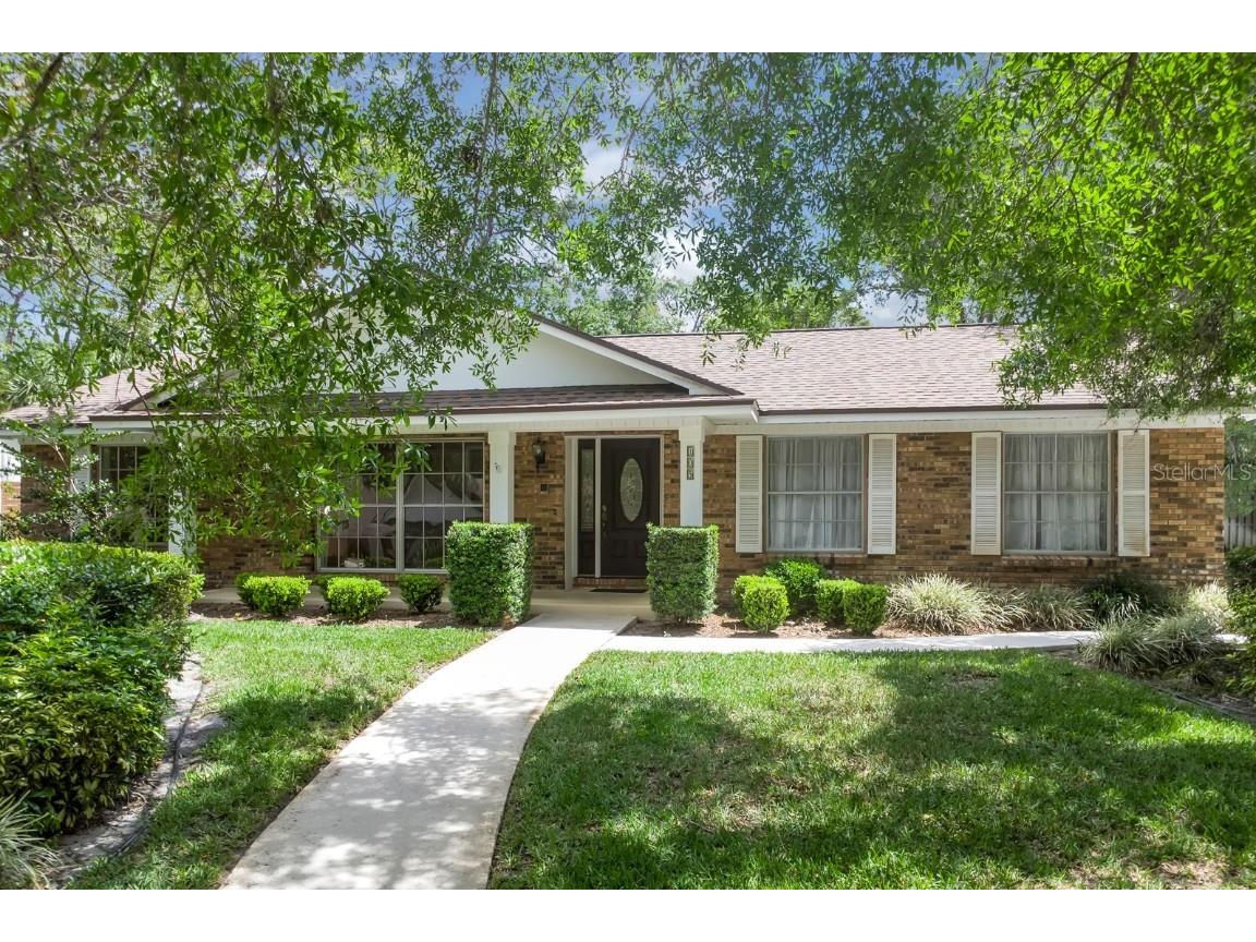 105 Valley Court Longwood FL 32779 - LAKE BRANTLEY AND WEKIVA RIVER O6299309 image1