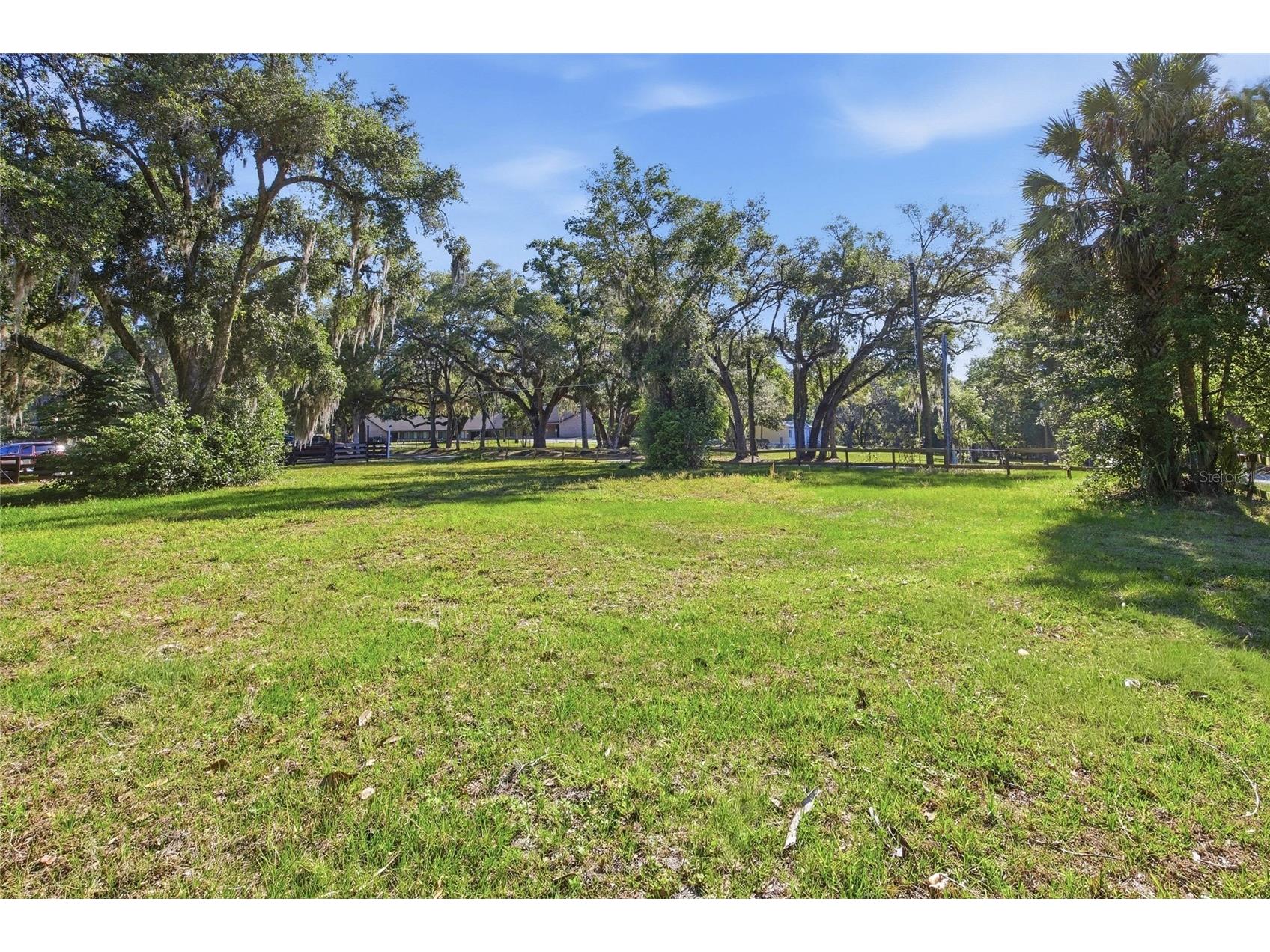 105 W Hermosa Street Lady Lake FL 32159 OM724279 image1