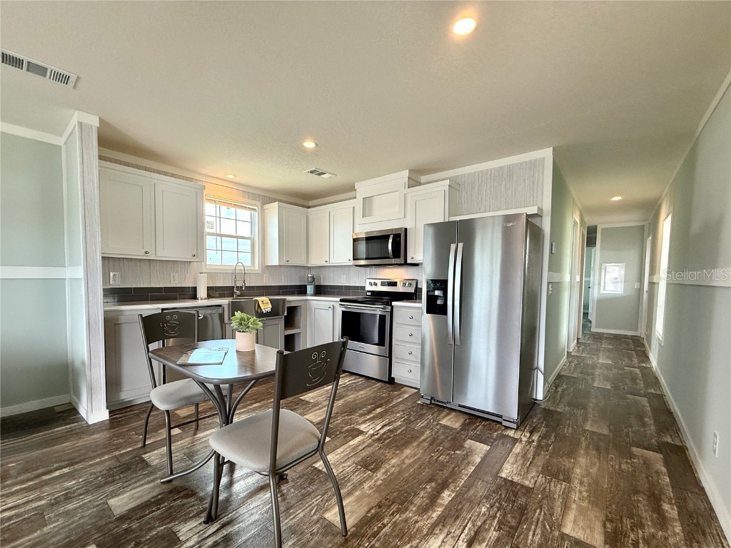 105 W Saint Johns Way Apollo Beach FL 33572 TB8360199 image4