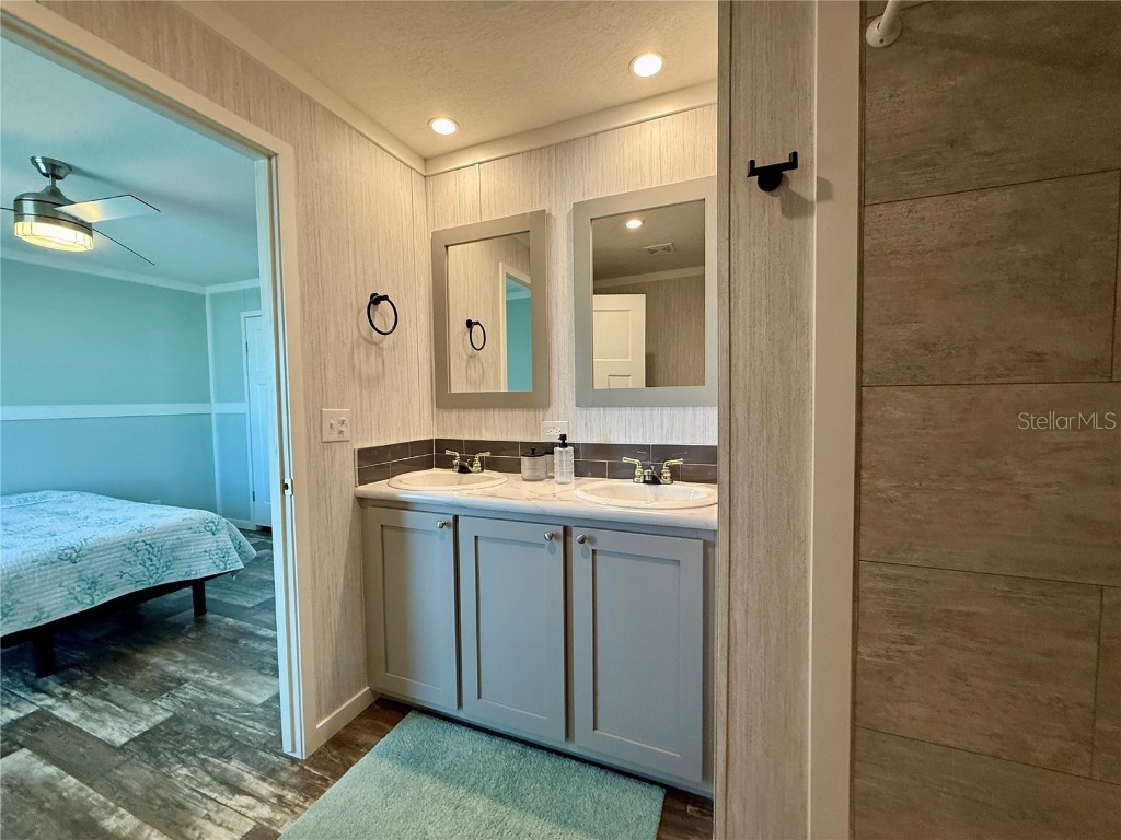 105 W Saint Johns Way Apollo Beach FL 33572 TB8360199 image7