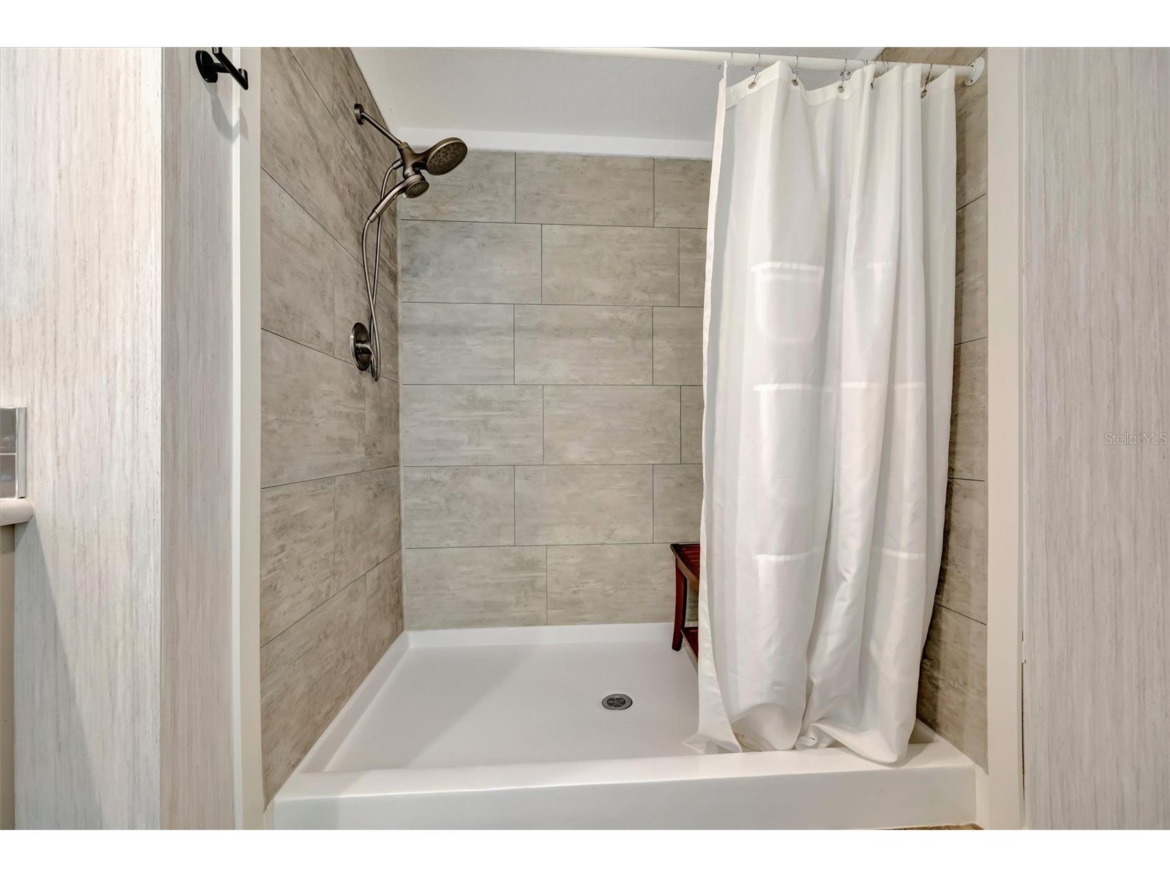 105 W Saint Johns Way Apollo Beach FL 33572 TB8461000 image15