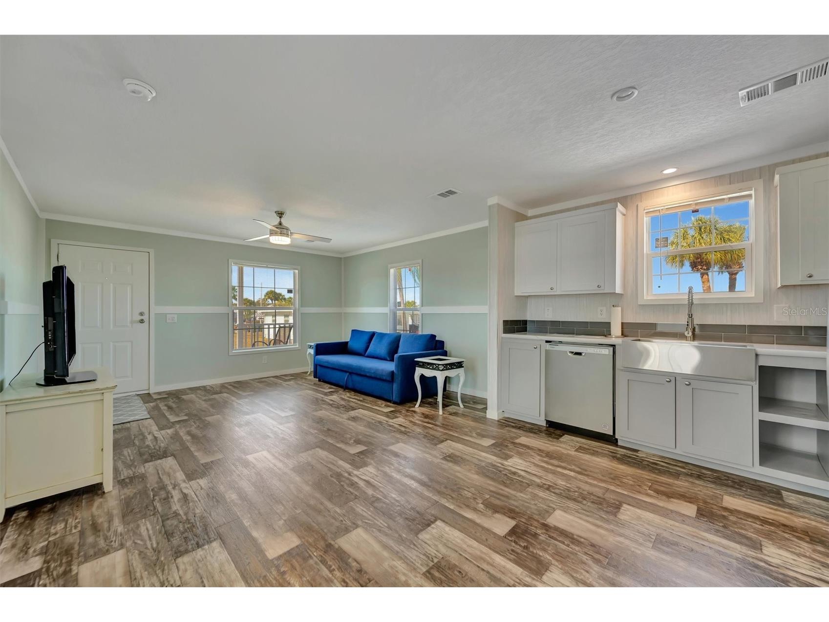 105 W Saint Johns Way Apollo Beach FL 33572 TB8461000 image8