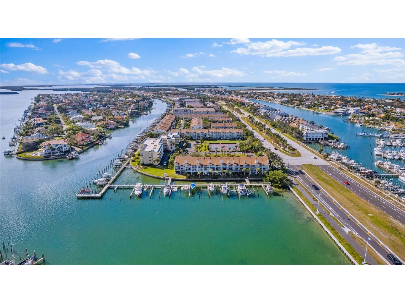 105 Yacht Club Lane Tierra Verde FL 33715 U8186373 image1