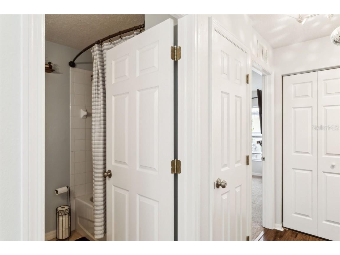 1050 22nd Avenue N Saint Petersburg FL 33704 TB8443703 image15