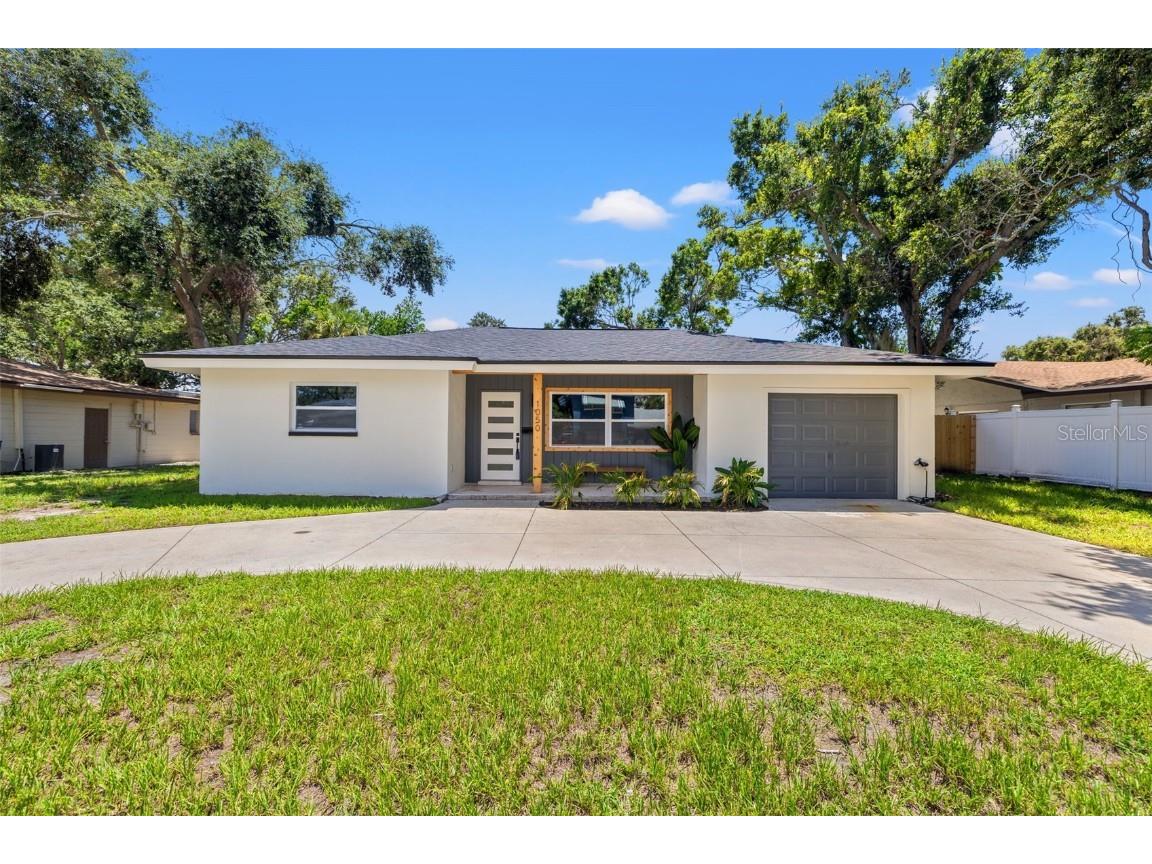 1050 55th Avenue S Saint Petersburg FL 33705 A4648389 image1